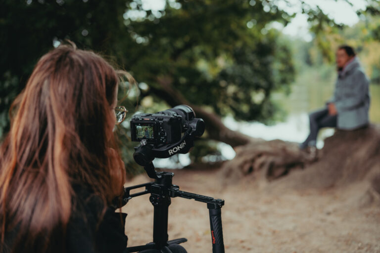 Kamerateam von MOVYNG MEDIA bei der Produktion des YouTube Formats für Sonee Dosoruth.